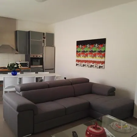 B&B 